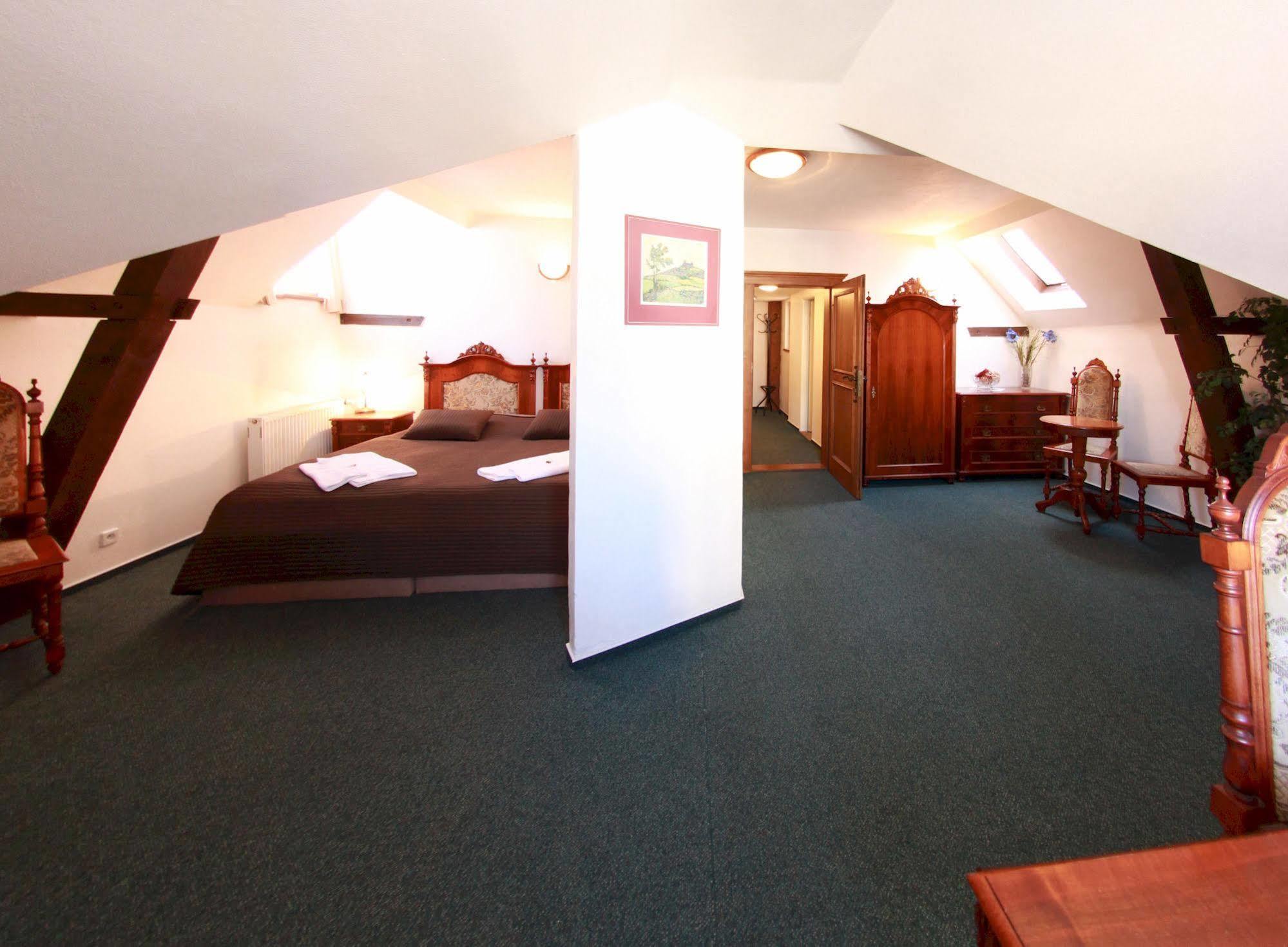 Hotel Zlaty Kohout Mladá Boleslav Zewnętrze zdjęcie